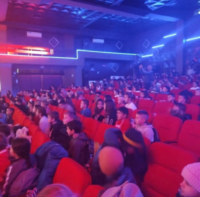 Представа ,,Спашавање Нове године”